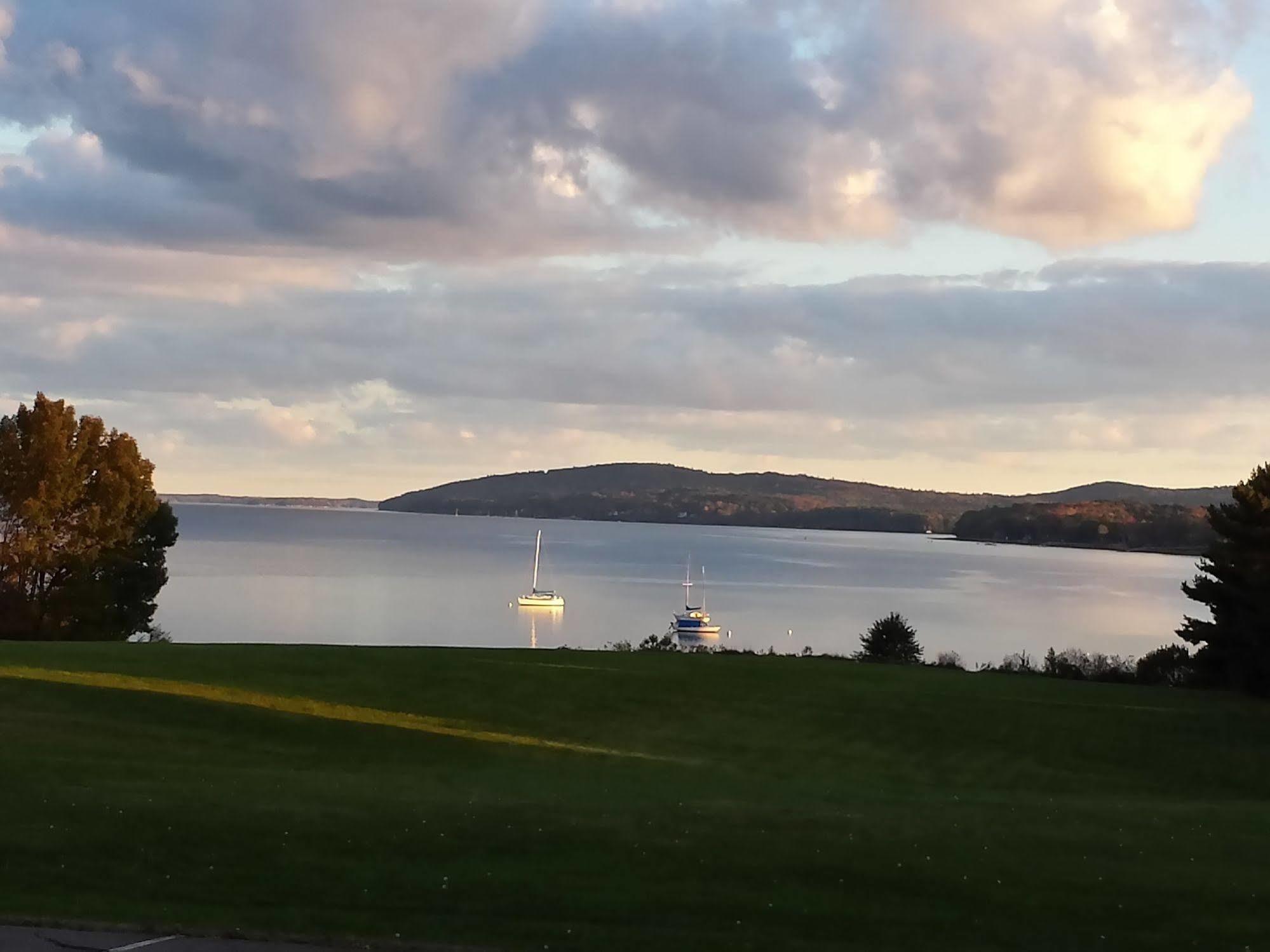 Belfast Harbor Inn Екстериор снимка